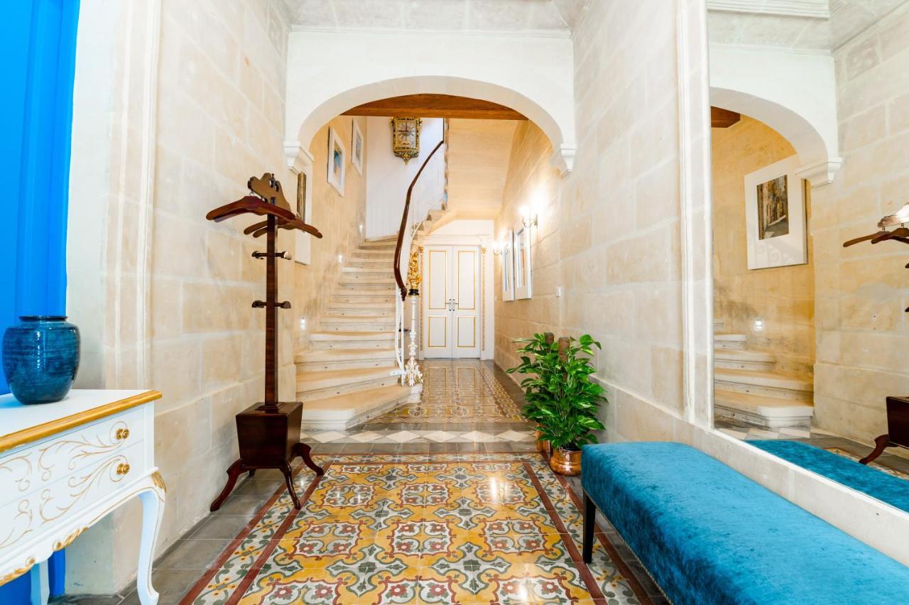Monreal Boutique Townhouse - R024Rm3 Hotel Паола Екстериор снимка