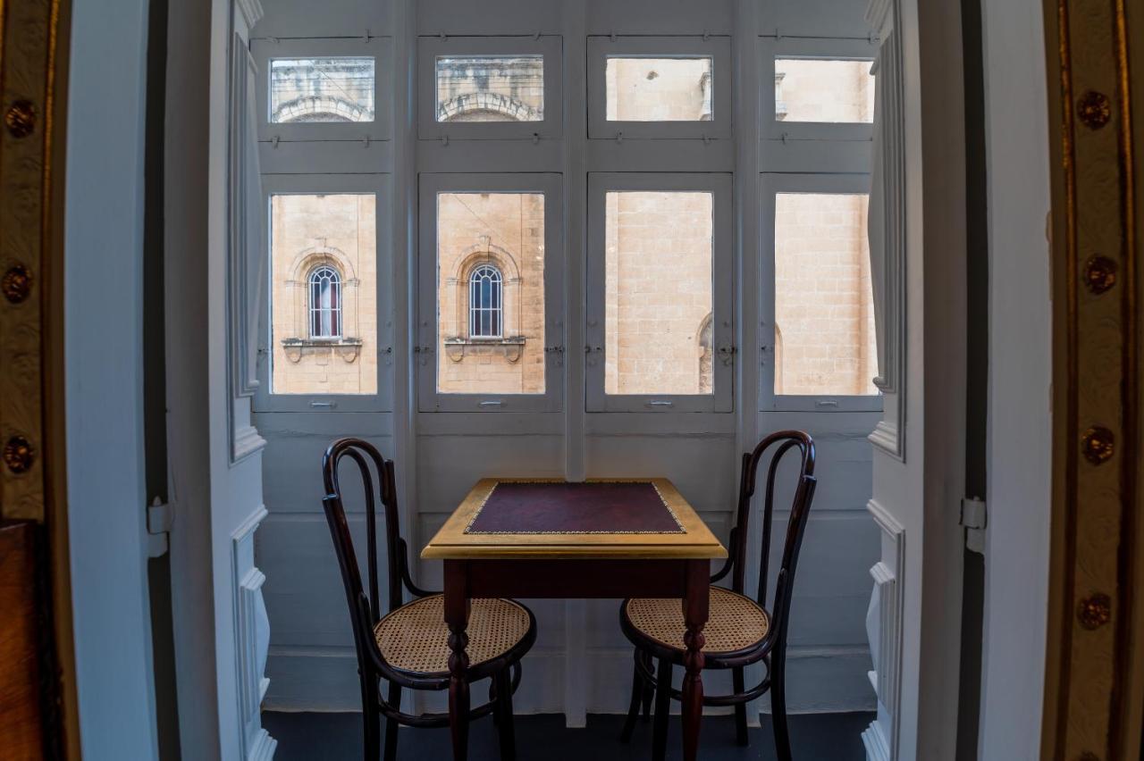 Monreal Boutique Townhouse - R024Rm3 Hotel Паола Екстериор снимка